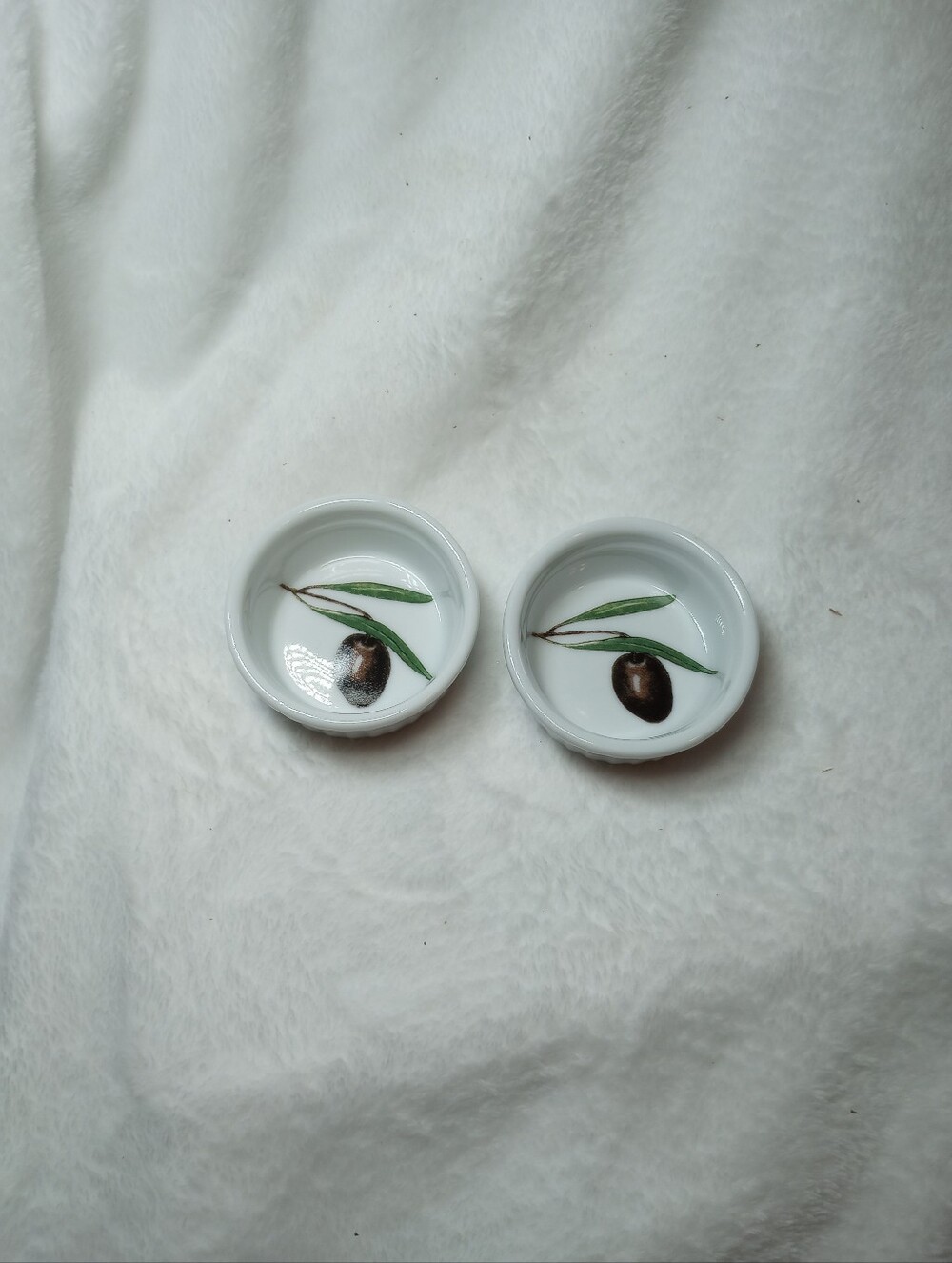 Cordon Bleu  Cookware Miniature Olives On Branches  Dipping Sauce Bowls Set Of 2